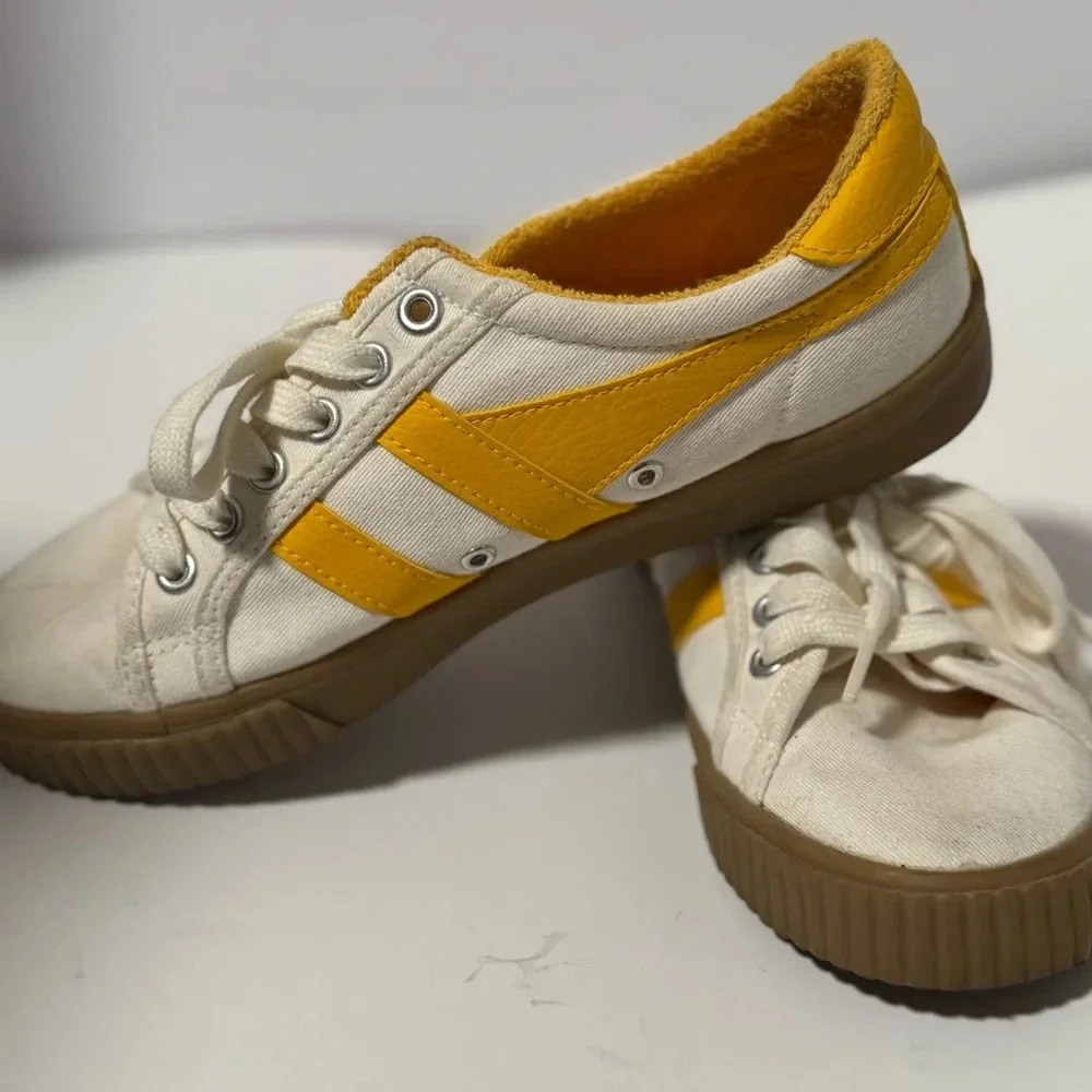 Gola J. Crew woman’s size 6 shoes - Picture 2 of 11